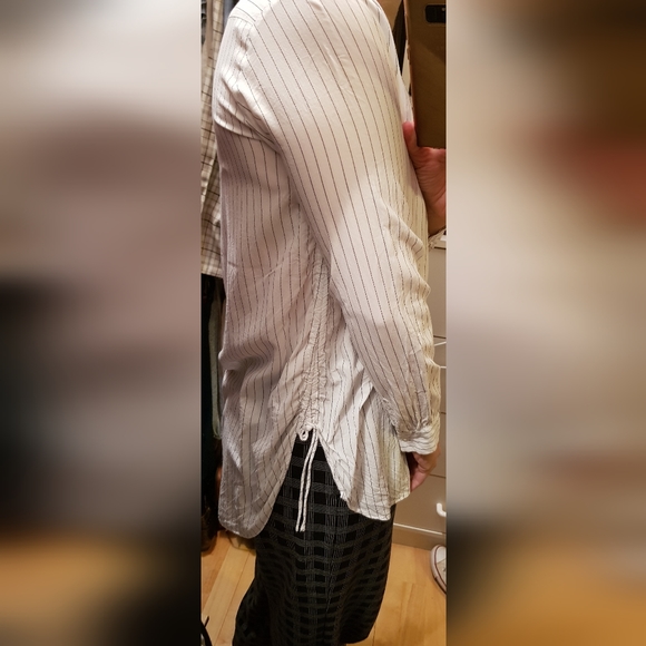 H&M white pin stripe blouse, side pull rouching - Picture 5 of 11
